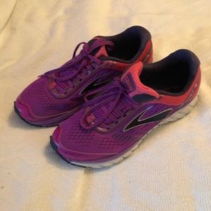 Women’s Brooks